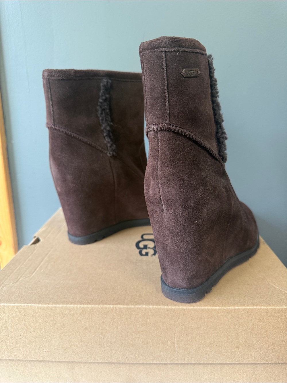 UGG Wedged Boot - Picture 3 of 3
